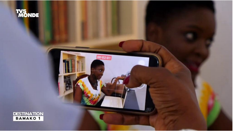 Destination francophonie : Destination Bamako : ” un éditeur numérique et une influenceuse” 08mn 10s / TV5MONDE